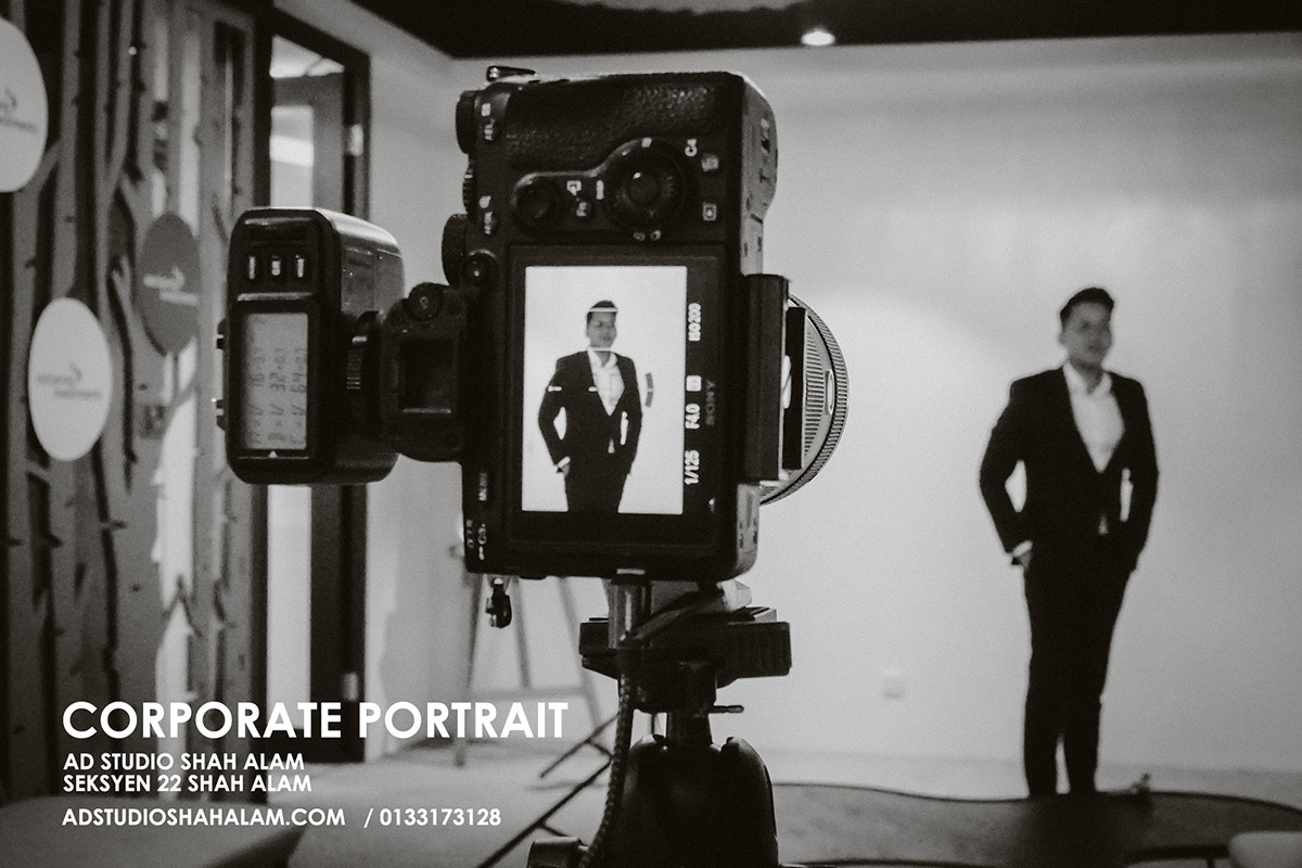 studio-corporate-photo-headshot-business-portrait-shah-alam-gambar-korporat web